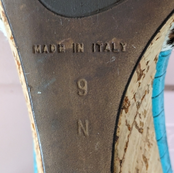 Donald Pliner Couture Calf Hair Croc Embossed 2.5" Wedge Ankle Strap Size 9N EUC - Picture 7 of 8